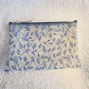 Fedon cosmetic bag with leaf design